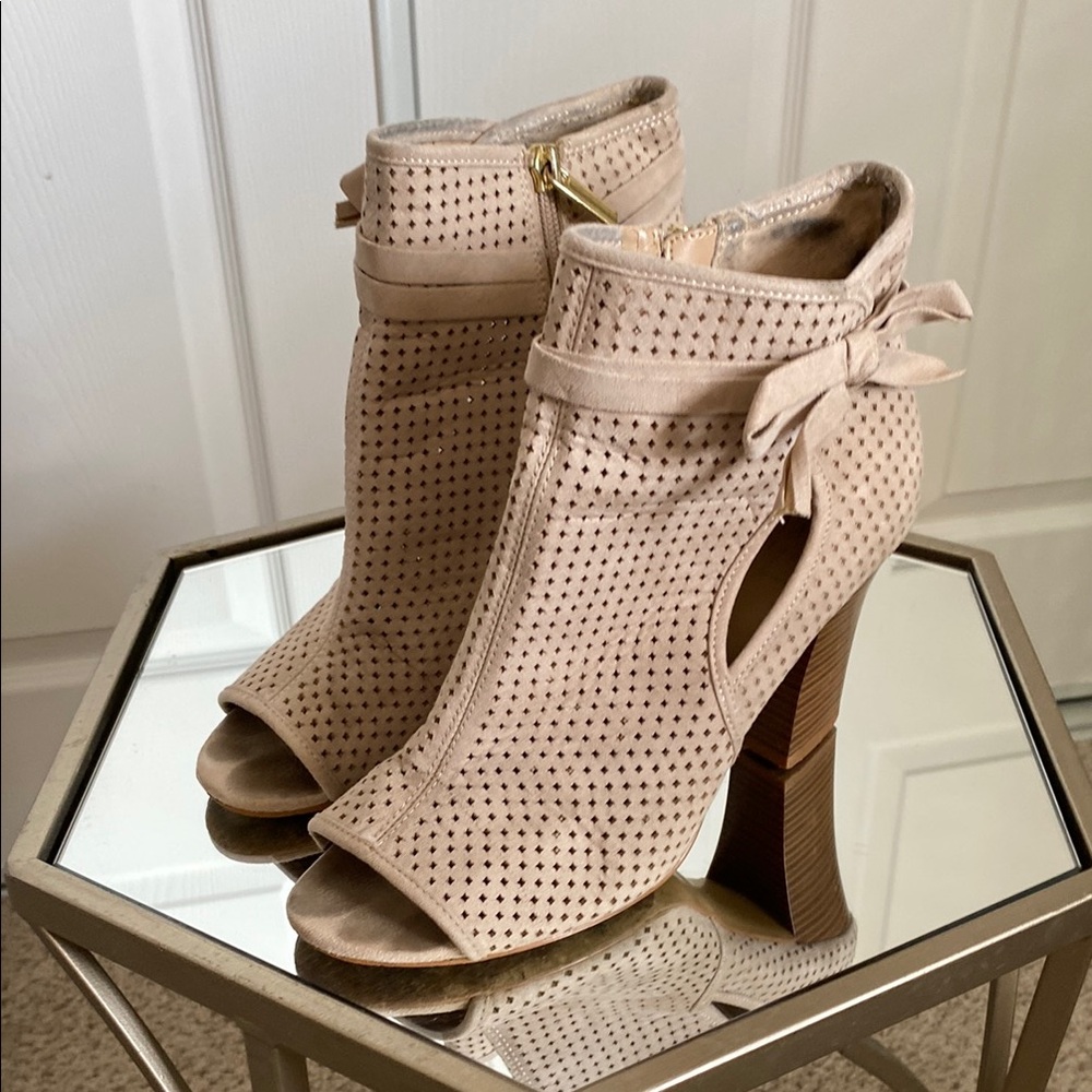 Tan Heeled Boots with Chunky Heel and Perforated Design